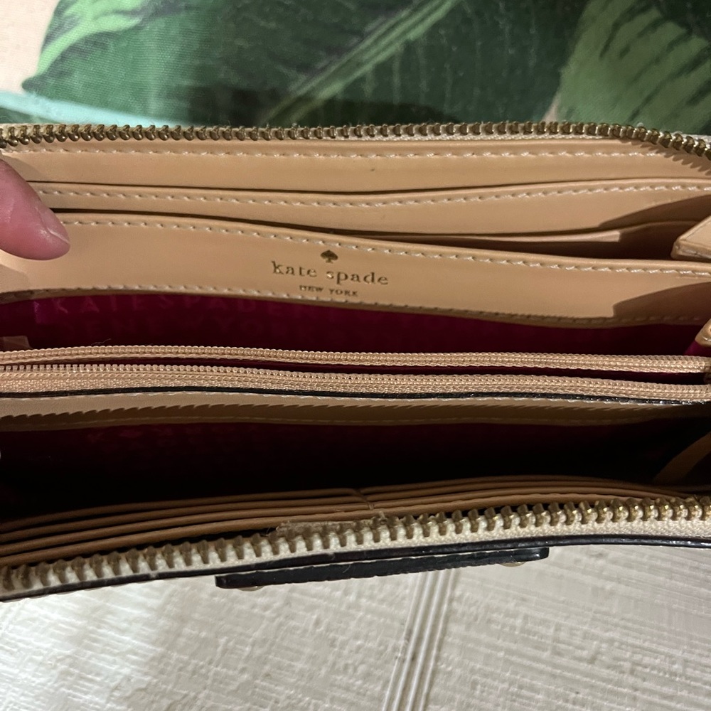 Kate Spade wallet - Picture 2 of 3